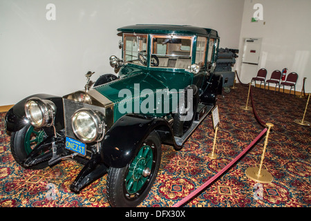 Eine 1913 Rolls Royce Silver Ghost Town Kutsche in der Nethercutt Collection in Sylmar California Stockfoto