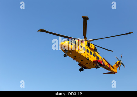 Kanadische Kräfte AgustaWestland CH-149 Cormorant Helikopter absteigend - kein Verkauf auf Alamy oder sonstwo Stockfoto