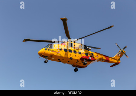 Canadian Forces AgustaWestland CH-149 Cormorant Helikopter hebt ab Stockfoto