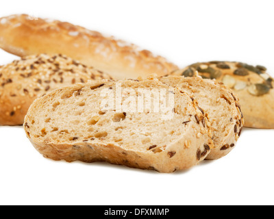 verschiedene Arten von frischem Brot isoliert auf weißem Hintergrund Stockfoto