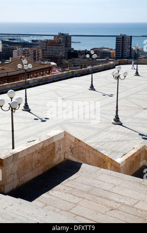 Bastioni di Saint Remy in Cagliari mit Blick auf Stadt - Sardinien Stockfoto