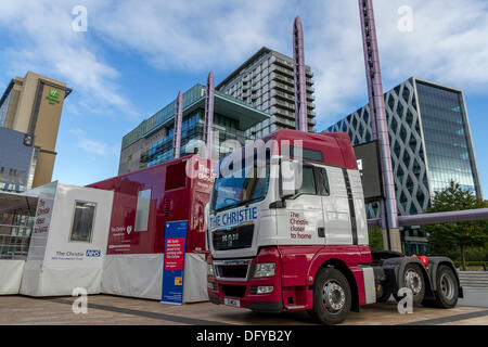 Manchester, UK. 10. Oktober 2013. Die mobile Chemotherapie-Einheit Credit: Steven Purcell/Alamy Live News Stockfoto