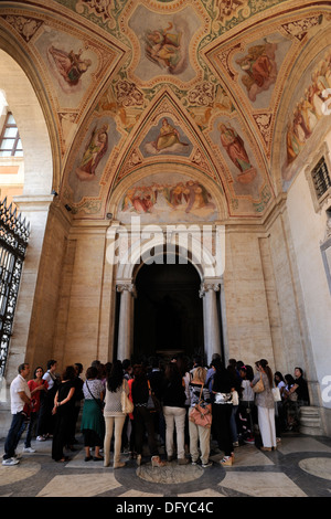 Italien, Rom, Basilika San Giovanni in Laterano, Loggia delle Benedizioni Stockfoto