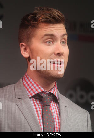 New York, New York, USA. 10. Oktober 2013. Sänger LANCE BASS kündigt die Nominierungen für die American Music Awards 2013 BB King Club &amp; Grill statt. Bildnachweis: Nancy Kaszerman/ZUMAPRESS.com/Alamy Live-Nachrichten Stockfoto