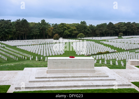 Ersten Weltkrieg ein Stein der Erinnerung an den WWI Étaples Militärfriedhof, größte CWGC in Frankreich, Nord-Pas-de-Calais Stockfoto