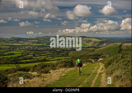 Radfahren und Wandern in den Purbeck Hills, Dorset, Großbritannien Stockfoto