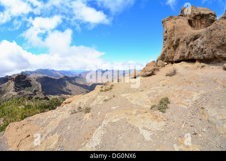 Weitwinkeleinstellung Berge von Gran Canaria. Blick vom Gipfel des Roque Nublo. Stockfoto