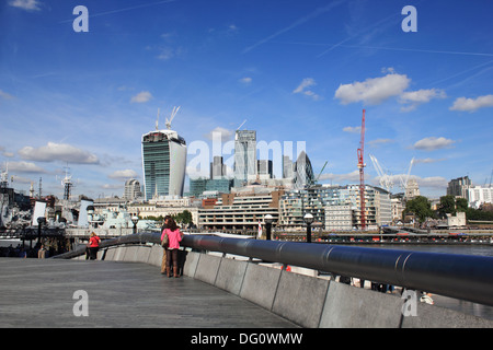 Das Walkie-Talkie und Käsereibe moderne Gebäude auf die Stadt Skyline von London, England, UK. Stockfoto