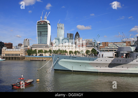 Das Walkie-Talkie und Käsereibe moderne Gebäude auf die Stadt Skyline von London, England, UK. Stockfoto