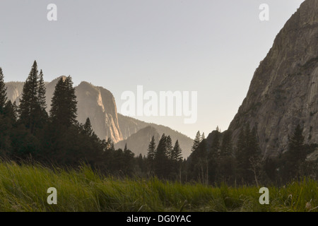 Yosemite Valley bei Sonnenuntergang Stockfoto