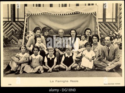 AK Umberto II., Maria José di Savoia, Principi Enrico e Maurizio, Umberto III.; Stockfoto