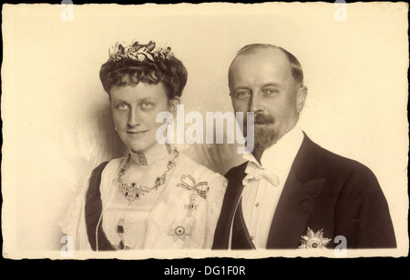 Foto Ak Fürst Leopold IV Zur Lippe Mit Ehefrau Anna Zur Ysenburg Büdingen; Ungelaufen, Sehr Guter Formgebung Stockfoto