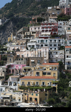 Die Häuser von Positano in der Region Kampanien, Italien, auf den Golf von Salerno, Italien Stockfoto