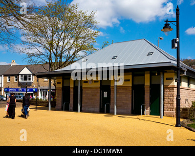 Award-winning neu gebaut, öffentliche Toiletten in Hall Leys Park Matlock Derbyshire England UK Stockfoto