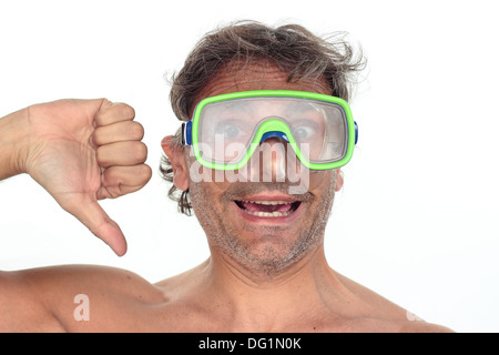 Mann in Brille tun Hand Zeichen "sinken" Stockfoto