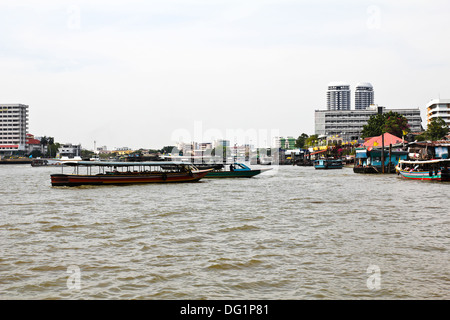 Boot am Fluss Chao Phraya, Bangkok, Thailand Stockfoto