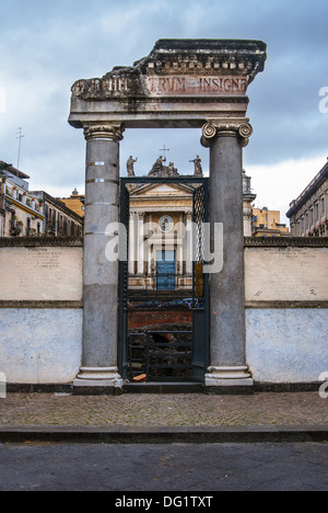 Reste des römischen Amphitheaters an der Piazza Stesicoro (Stesicoro Quadratmeter), Catania, Italien Stockfoto