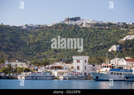 Europa, Griechenland, Dodekanes, Insel Patmos, Panorama mit Skala und chora Stockfoto