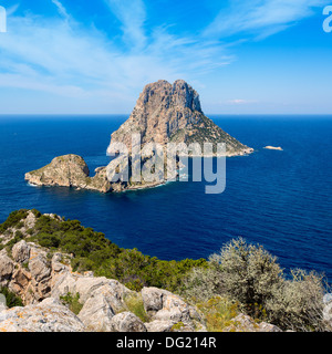 Ibiza Es Vedra und Vedranell aus Torre des Savinar Sant Josep in Balearen Stockfoto