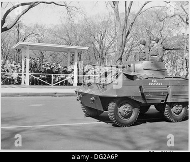 Präsident Truman besucht Armee Day-Parade in Washington, D. C. Er beobachtet die Parade von der Tribüne. 199606 Stockfoto