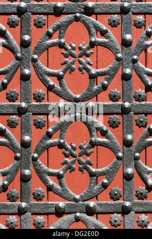 Kathedrale des Meeres, Haupteingang der Basilika Santa María del Mar, Detail der Haupttür, Barcelona, Katalonien Stockfoto