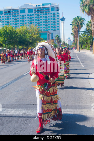 Ein Teilnehmer bei der Fiesta-Las Vegas-Parade statt in Las Vegas, Nevada Stockfoto