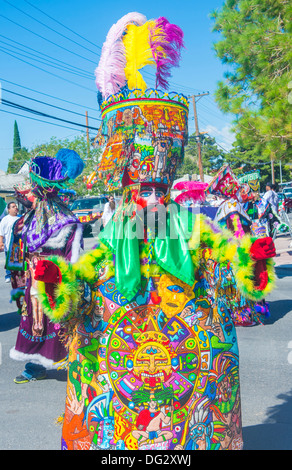 Ein Teilnehmer bei der Fiesta-Las Vegas-Parade statt in Las Vegas, Nevada Stockfoto