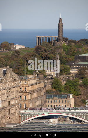 Stadt Edinburgh, Schottland. Malerische Ansicht über die Stadt Edinburgh in Richtung Firth von weiter. Stockfoto