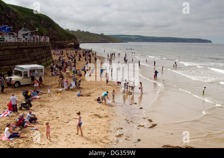 Spaß am Strand von Whitby Stockfoto