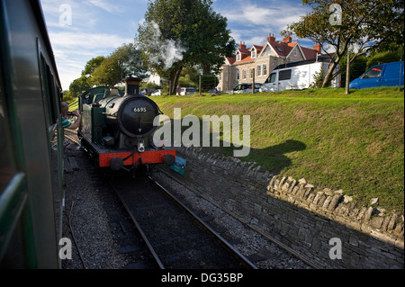 Eine Dampflok der Swanage Railway will abgehen Swanage Station, Dorset, UK Stockfoto