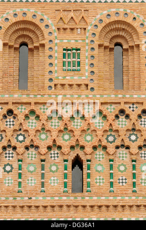 Detail der Turm von San Martin, Teruel, Hauptstadt der Mudéjar Kunst in Spanien. Stockfoto