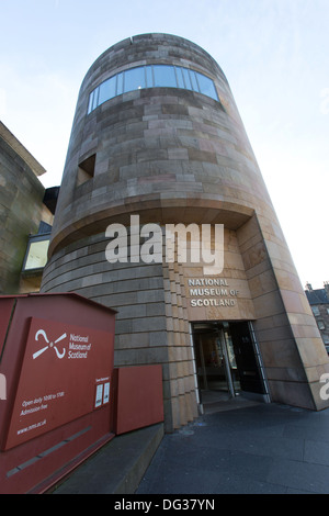 Stadt Edinburgh, Schottland. National Museum of Scotland Haupteingang an der Chambers Street. Stockfoto