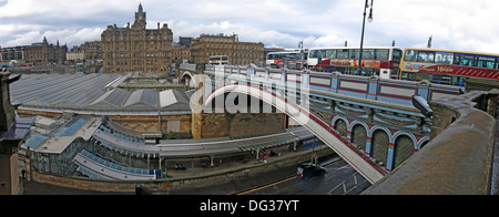 Northbridge Panorama Edinburgh Schottland UK EH1 Vista vom Scotsman Hotel über Balmoral Stockfoto