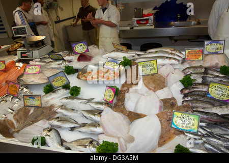 Beresford Markt frischen Fisch & Meeresfrüchte & Schale Fischhändler St Helier Jersey Stockfoto