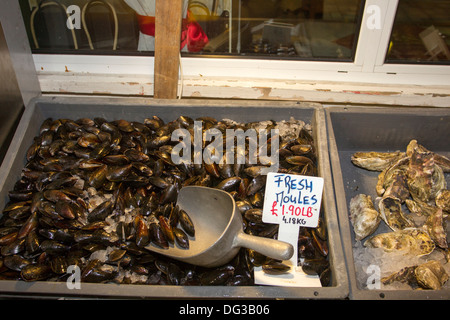 Beresford Markt frischen Fisch & Meeresfrüchte & Schale Fisch Mongers St Helier Jersey Stockfoto