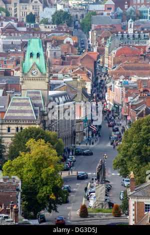 Winchester Guildhall und High Street von St Giles Hill gesehen Stockfoto