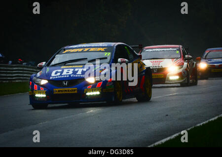 Andrew Jordan, Pirtek Racing Fahrer gewinnt die British Touring Car Championship für 2013 Stockfoto