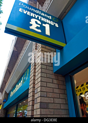 Poundland Store, Woolwich Stadtzentrum, London, England, Vereinigtes Königreich Stockfoto