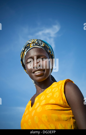 Eine junge afrikanische Mädchen in Kampala, Uganda. Stockfoto