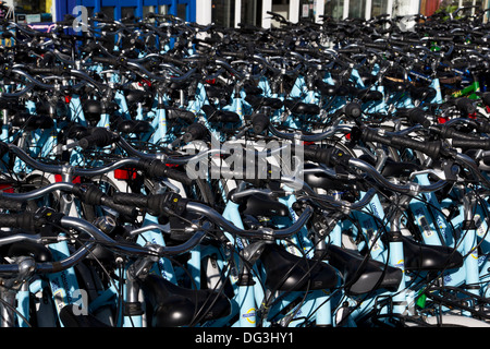 Fahrräder zu mieten von London Bicycle Tour Company an Gabriel es Wharf, Southbank, London, England, UK. Stockfoto