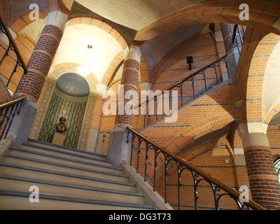 Treppe an der Kunsthochschule Teekenschool entworfen von Cuypers Architekt Roermond Limburg Niederlande Stockfoto