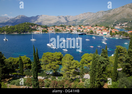 Blick auf die Altstadt Stadt und Adria-Küste, Cavtat, Dubrovnik Riviera, Dalmatien, Dalmatien, Kroatien, Europa Stockfoto