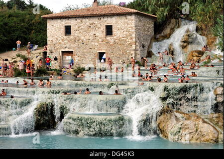 Heiße Quellen in der Nähe von Saturnia in der südlichen Toskana. Gesehen am 17. September 2013. Stockfoto