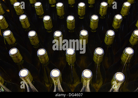 Ungekennzeichnete Weinflaschen, Frankreich, Europa Stockfoto