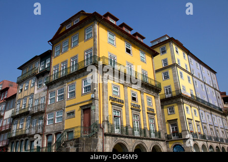 Pestana Porto Hotel im restaurierten Gebäude am Fluss, Praca Ribeira, Ribeira Altstadt, zentral-Porto, Portugal Stockfoto