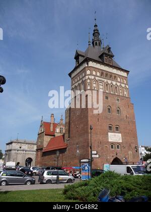 Danzig, Polen. 12. August 2013. Käfigturm, Folter Haus und Upland Tor in Danzig, Polen, 12. August 2013. Foto: Beate Schleep/Dpa/Alamy Live News Stockfoto