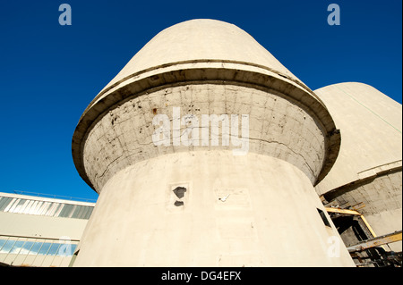 Imposante droht Industriearchitektur Stockfoto