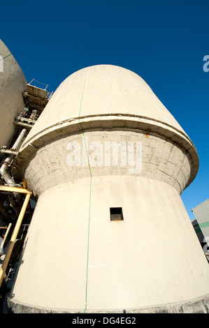 Imposante droht Industriearchitektur Stockfoto