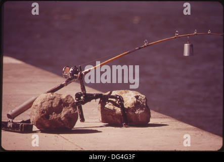 FAULE ANGELN IM CASCADE LOCKS AUF DEM COLUMBIA RIVER 548139 Stockfoto