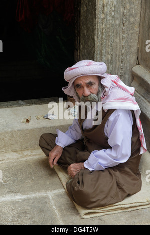 Monotheistisch, Yazidi Heilige Stadt im Nord-Irak - ein Wächter des Tempels Stockfoto